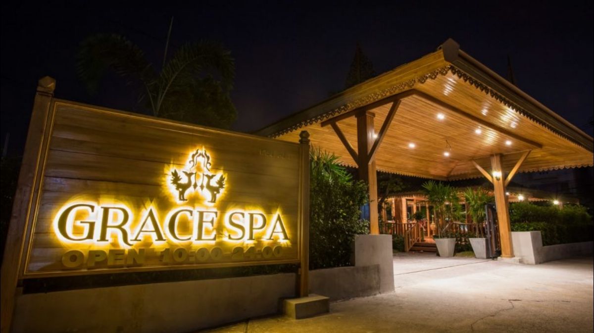 InterContinental Pattaya's Amburaya Spa treatment room with ocean views and Thai decor elements